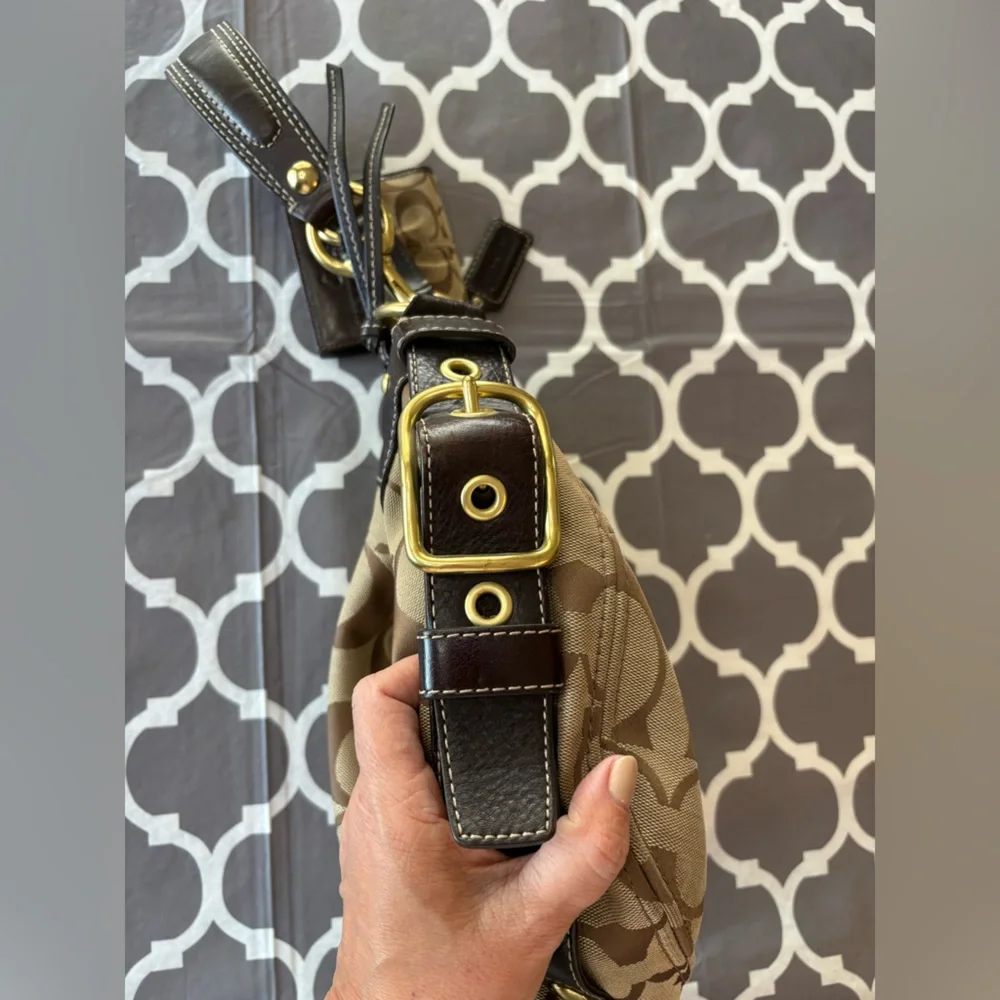 COACH F12657 Zoe Signature Canvas Gold Hardware Leather Trim Hobo Bag & Wallet - Picture 13 of 14